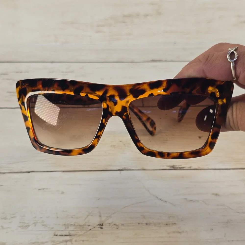 Vans Tortoiseshell Sunglasses Oversized Square Brown Gradient Lens Retro Shady - Picture 2 of 5